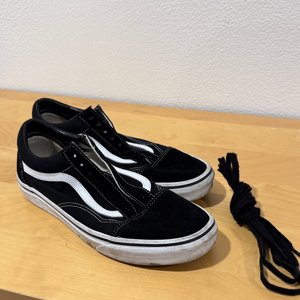 Vans Men's Women’s Unisex Black and White Sneakers